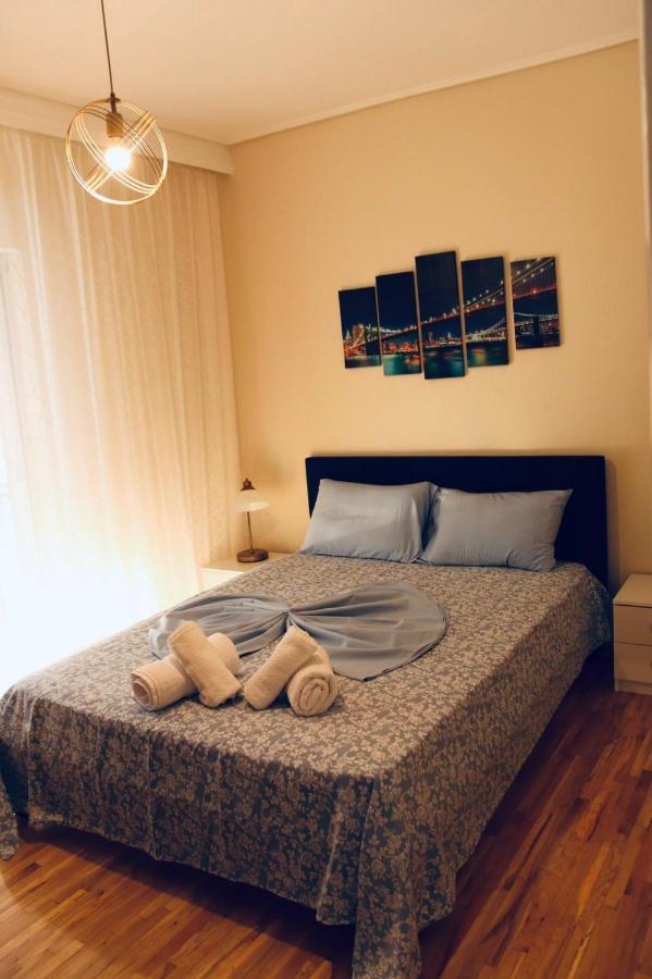 Nikis Apartment Larissa Bagian luar foto